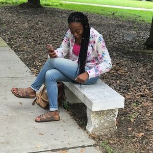 Meet your Posher, Alexis